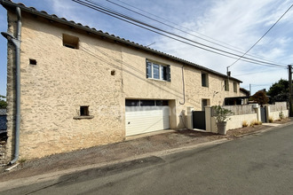  maison cours 79220