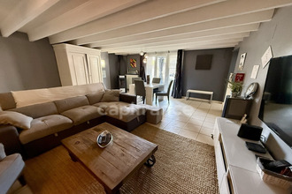 maison cours 79220