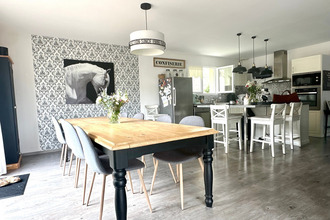  maison distre 49400