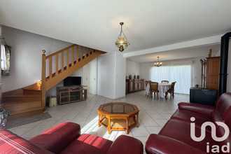  maison distre 49400