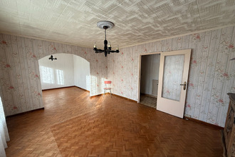  maison donchery 08350