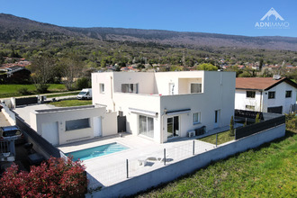  maison farges 01550