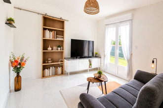  maison farges 01550