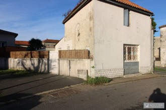  maison fleac-sur-seugne 17800
