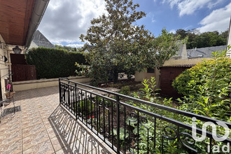  maison fleurines 60700