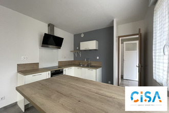  maison fleurines 60700