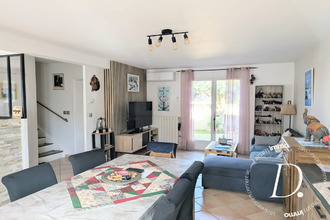  maison fourques 30300