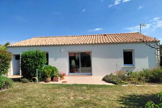  maison froidfond 85300