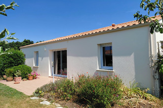 maison froidfond 85300