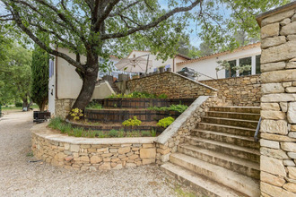  maison grambois 84240