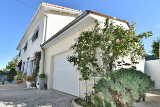  maison la-couronne 16400