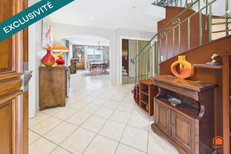  maison la-roche-noire 63800