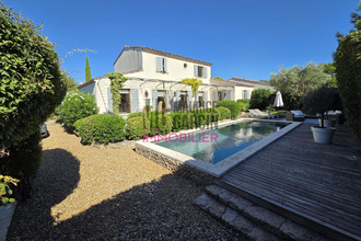  maison lagnes 84800