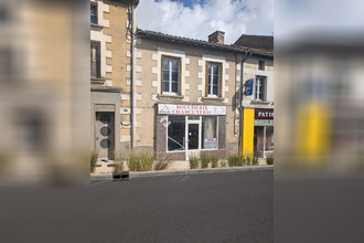  maison latille 86190