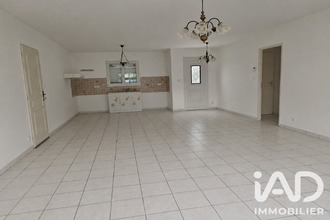  maison latille 86190