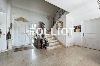  maison longueville 50290