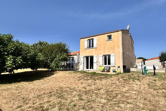  maison lussant 17430