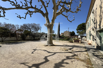  maison maillane 13910