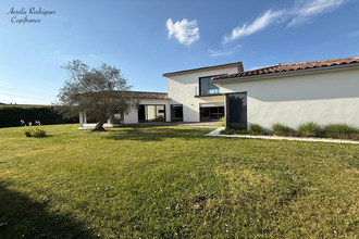  maison manziat 01570