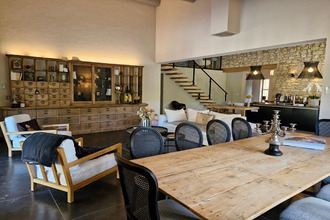  maison menerbes 84560