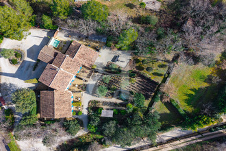  maison menerbes 84560