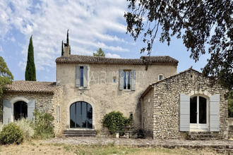 maison menerbes 84560