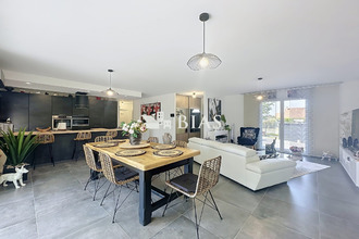  maison menneval 27300