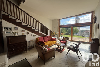  maison mennouveaux 52240