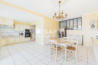  maison moux 11700