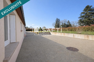  maison parennes 72140