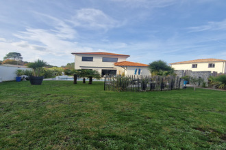  maison parentis-en-born 40160