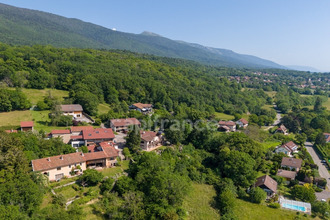  maison peron 01630
