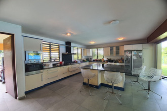  maison petit-bg 97170