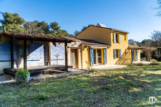  maison pourrieres 83910