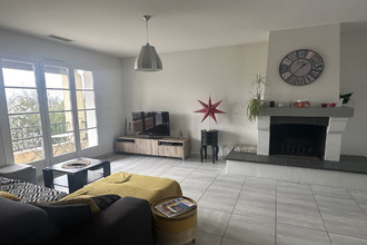  maison pourrieres 83910