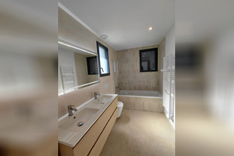  maison pourrieres 83910