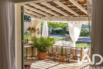  maison pourrieres 83910