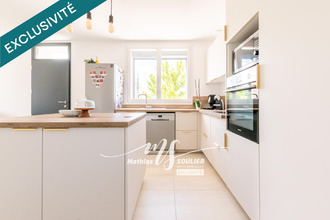  maison pourrieres 83910
