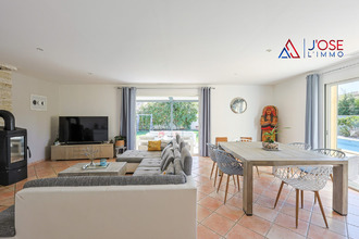  maison pourrieres 83910