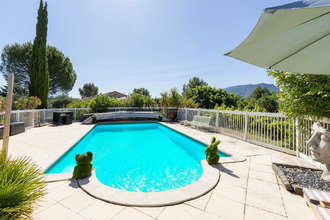  maison pourrieres 83910