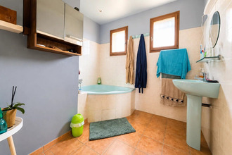  maison pourrieres 83910