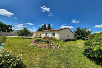  maison quincay 86190