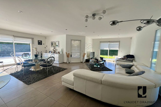  maison riorges 42153