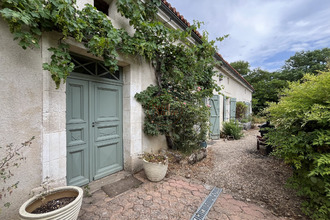  maison roullet-st-estephe 16440