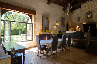  maison salles-lavalette 16190