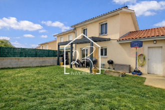  maison serpaize 38200