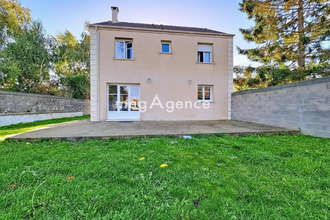  maison soindres 78200