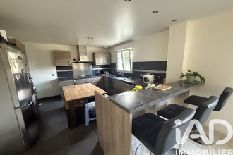  maison soindres 78200