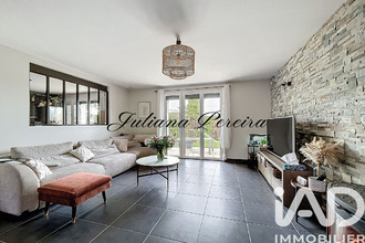  maison soindres 78200