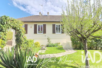  maison soindres 78200